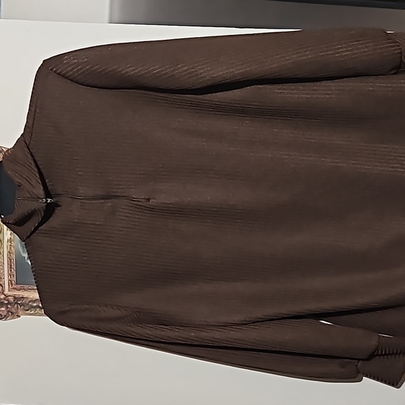 Top - Picture 2 of 4